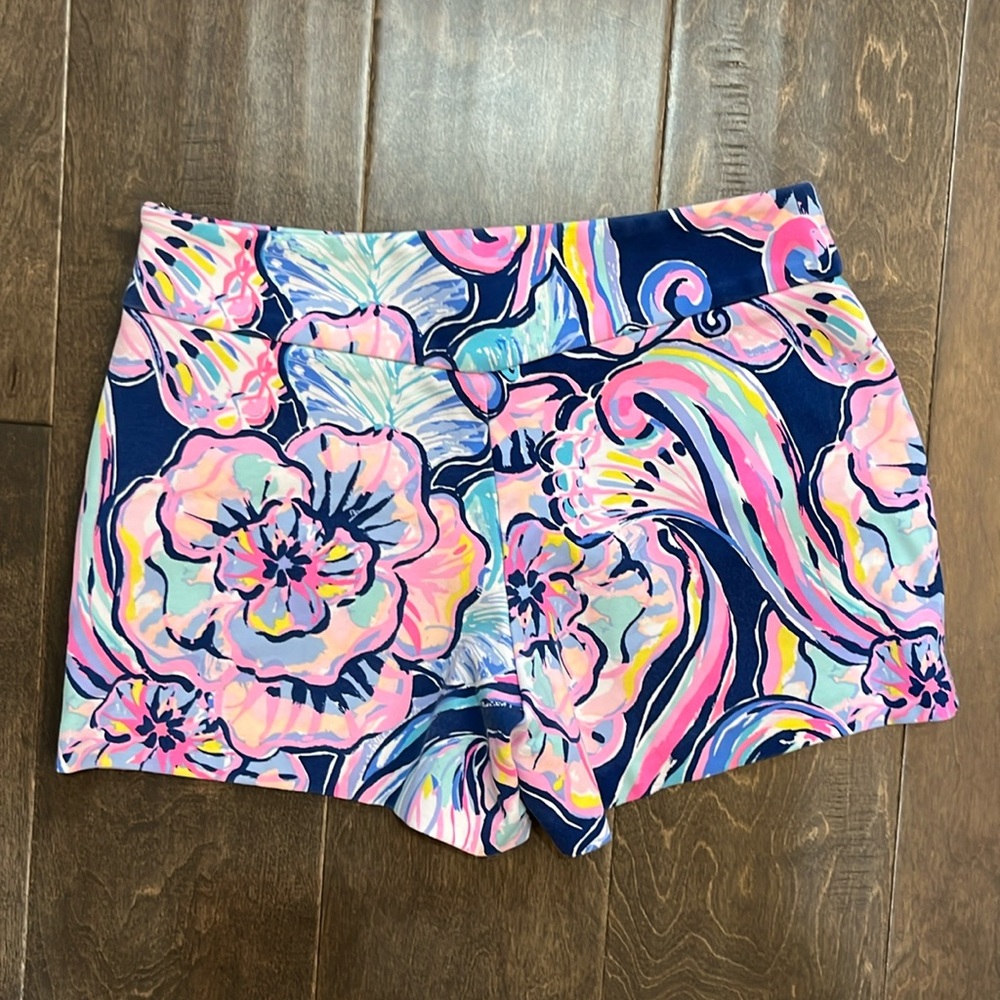 Lilly Pulitzer Makenna Shorts 4” - Size 0